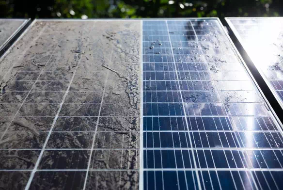 Comparaison avant/après nettoyage de panneaux photovoltaïques
